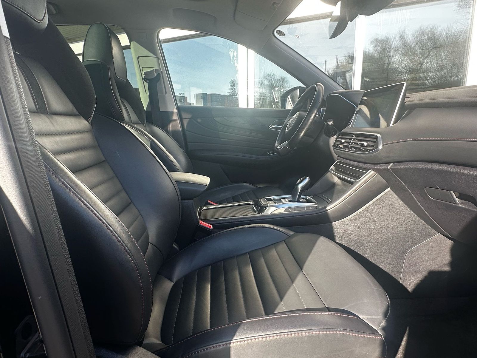 Fahrzeugabbildung MG EHS Luxury PANO+LEDER+NAVI+SHZ+KAMERA+ACC+360°