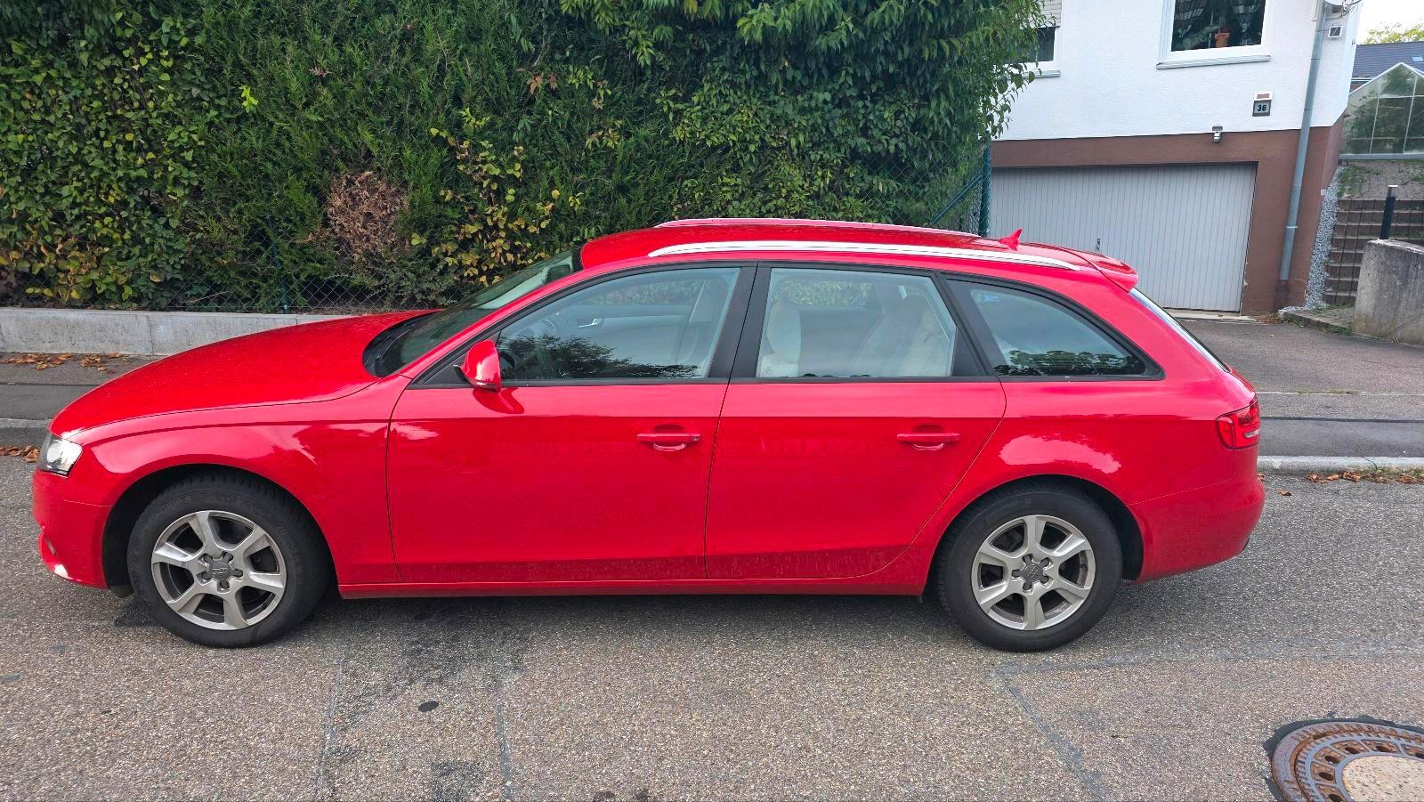 Audi A4 2009 — rear view