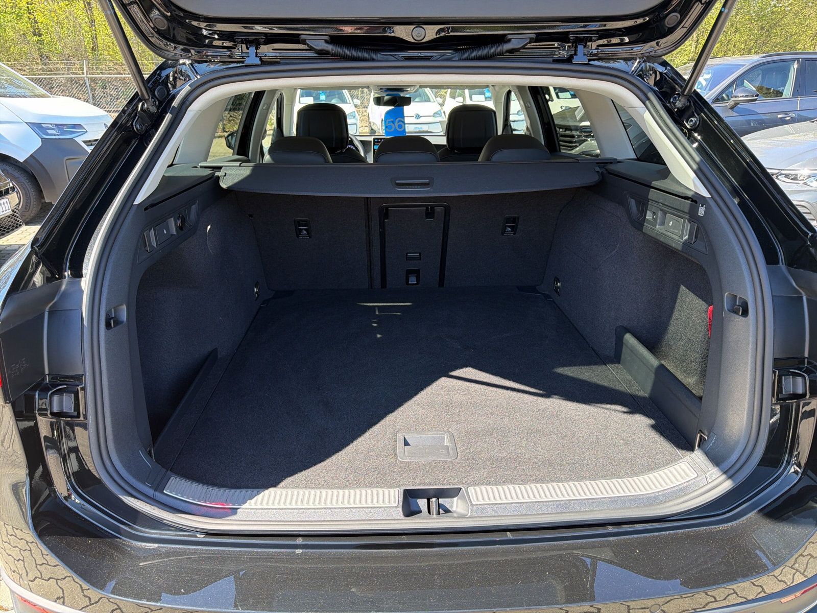 Passat Variant Business eTSi DSG IQ Drive LED AZ