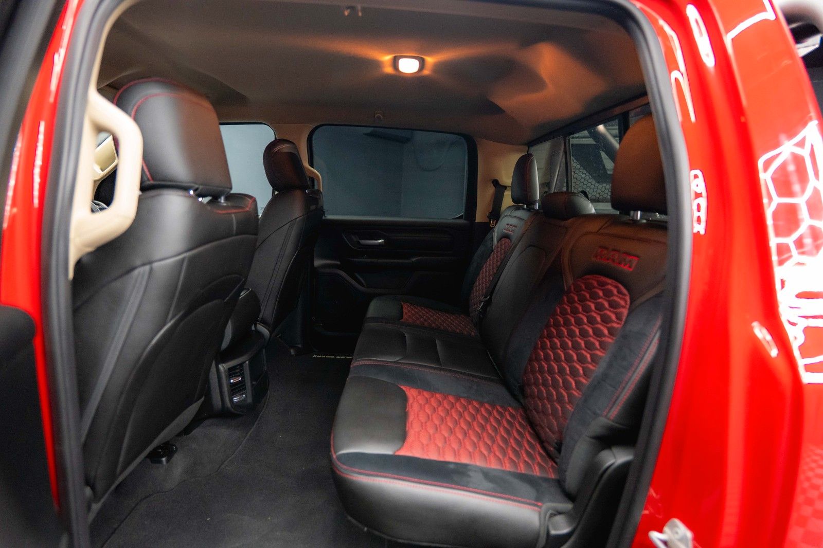 Fahrzeugabbildung Dodge RAM 5.7 V8 HEMI 4x4 RED DEVIL LONGBED Offroad