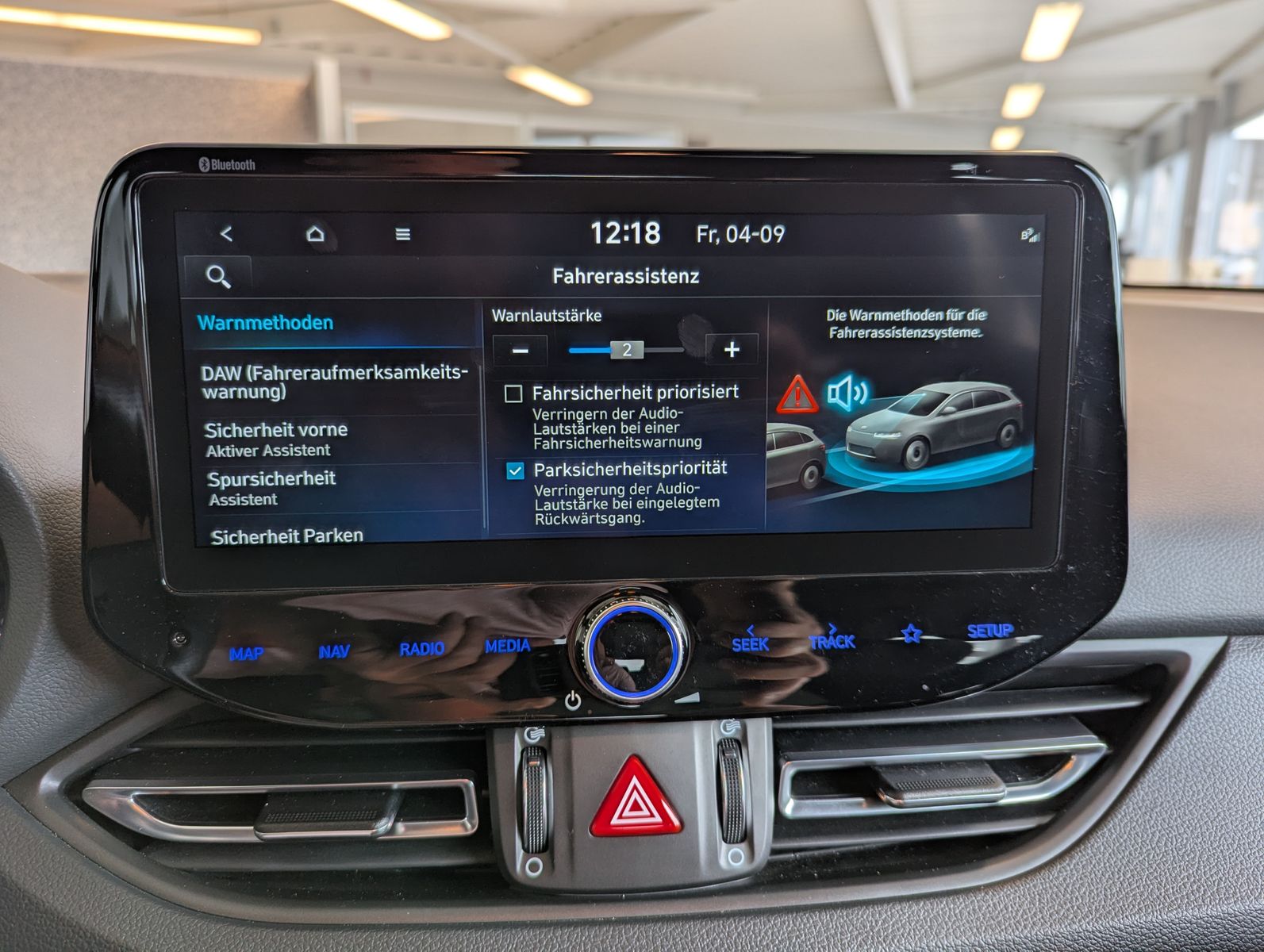 Fahrzeugabbildung Hyundai i30 1.5 T-GDI DCT N-Line LED Cam Pano Keyless 18