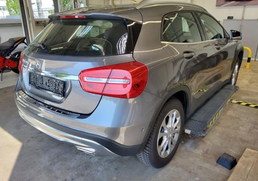 Fahrzeugabbildung Mercedes-Benz GLA 200 Score AUTOMATIK XENON PLA erst 23.200km