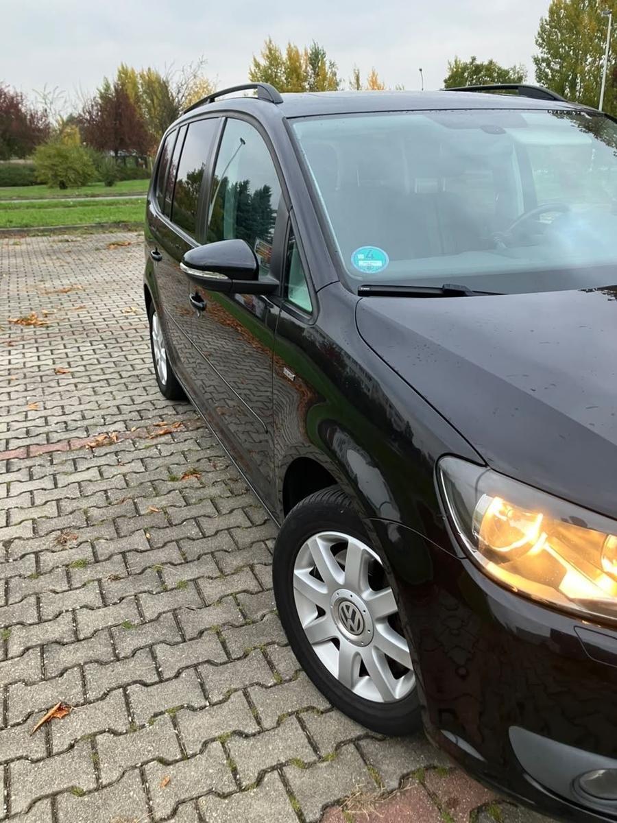 Volkswagen Touran 2012 — engine 140 HP (103kW)