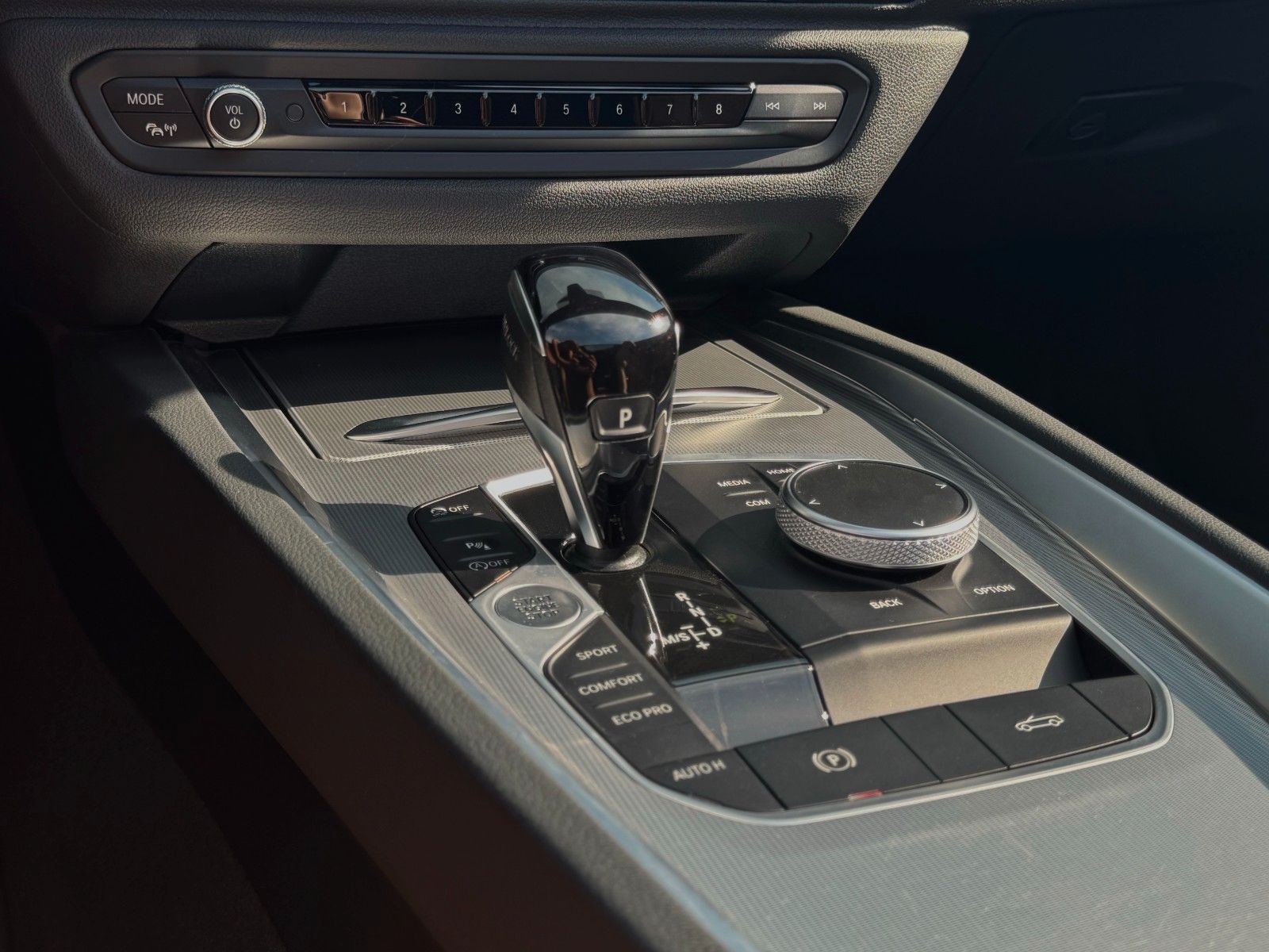 Fahrzeugabbildung BMW Z4 sDrive 20i Sport Line Tempo HiFi LCP LHZ SHZ