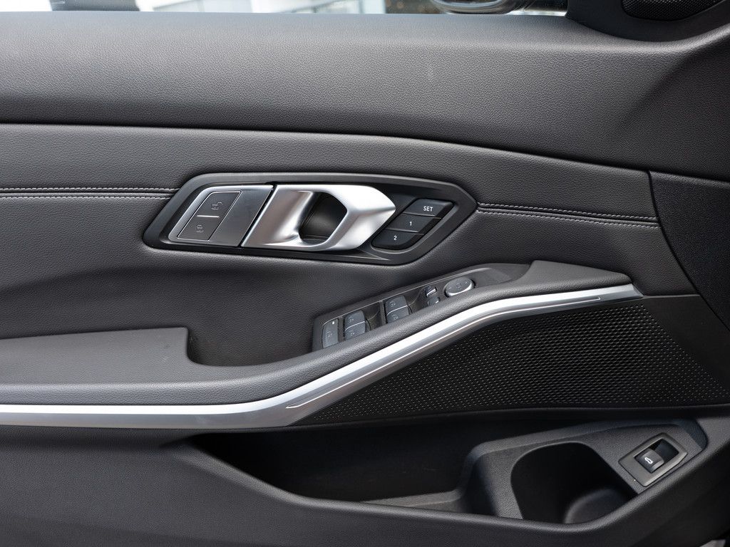 BMW 340i Touring xDrive FACEL. PANO AHK HUD 360° foto 23