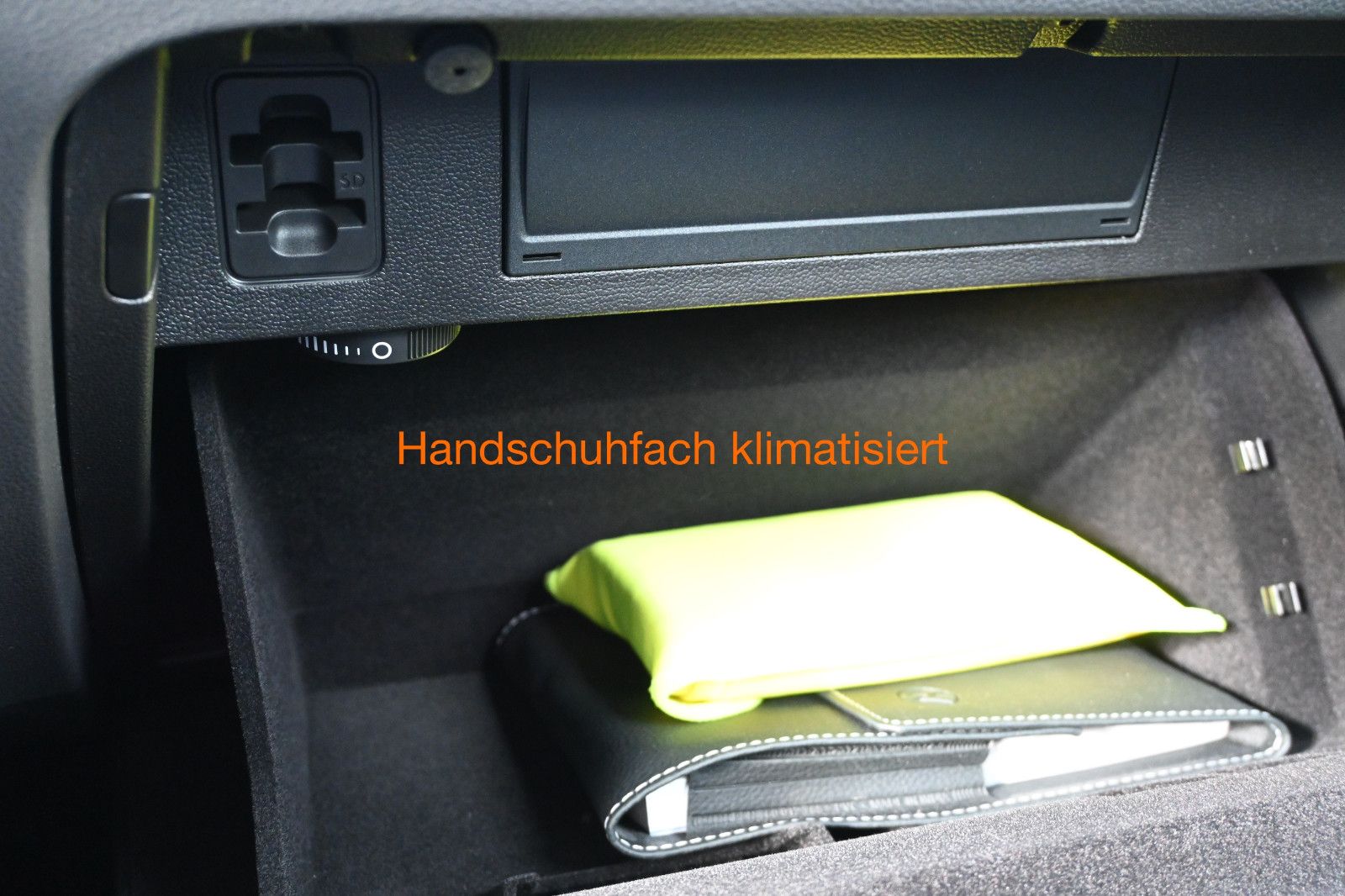 Fahrzeugabbildung Volkswagen Passat Variant 1.4 TSI DSG GTE °ACC°AHK°IQ°360°