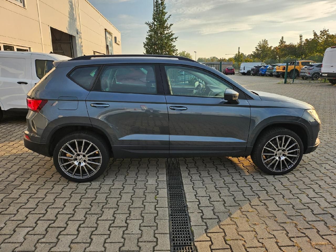 Fahrzeugabbildung SEAT Ateca Style Soundsystem