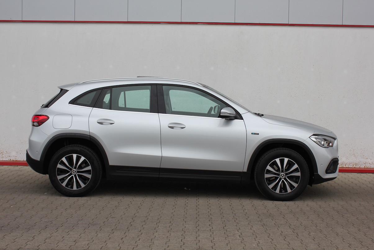 Mercedes-Benz GLA 250 e EQ Plug-In Hybrid PANO  16.618 € NETTO