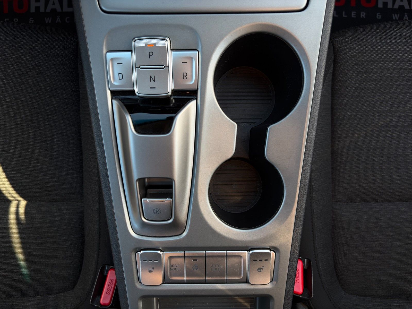 Fahrzeugabbildung Hyundai KONA E Select ACC LHZ SHZ LKAS PDC KAM CarPlay