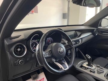 Alfa-Romeo Stelvio - 10