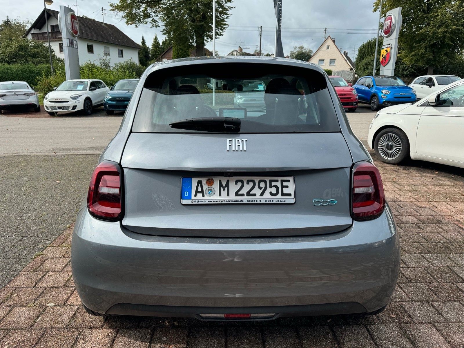 Fahrzeugabbildung Fiat Neuer 500 - ICON 42 kWh Kamera Sitzheizung