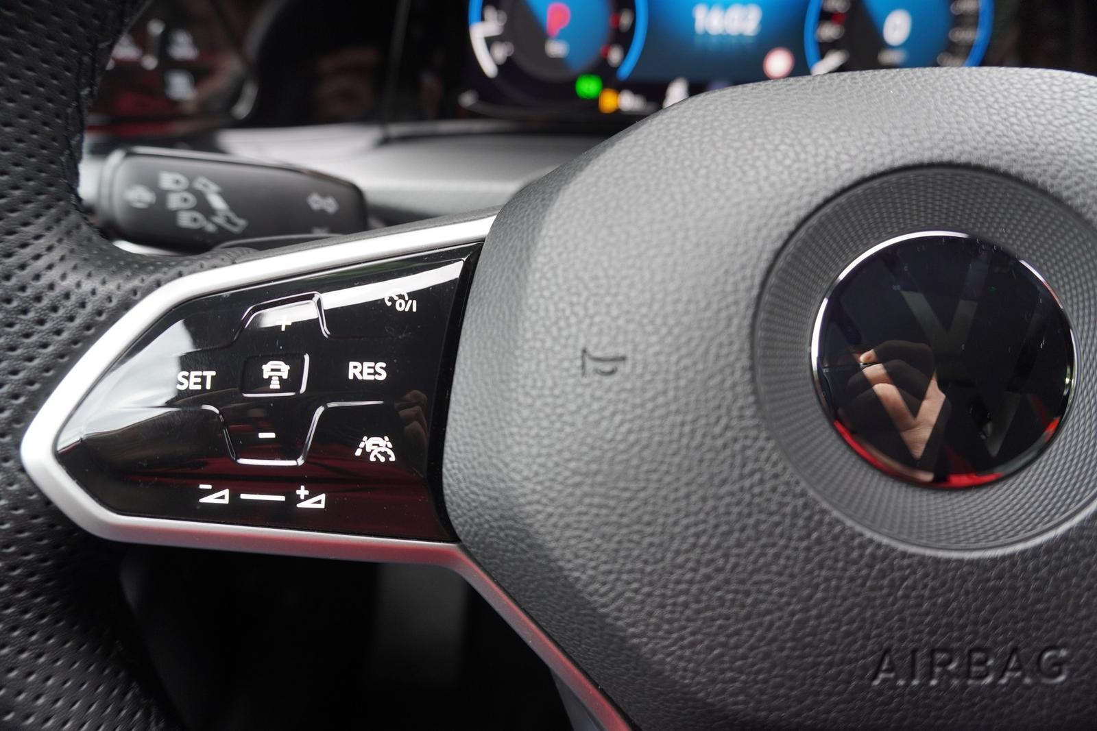 Volkswagen Golf VIII Variant R-Line eTSI DSG Panorama, миниатюра 14