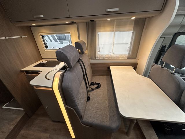 Carado Edition26 T Ford 447 ACC8-AutomSolarTV-Pkt 