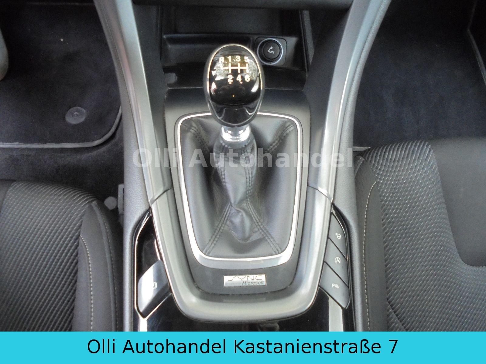Ford Mondeo 2015 — photo 28