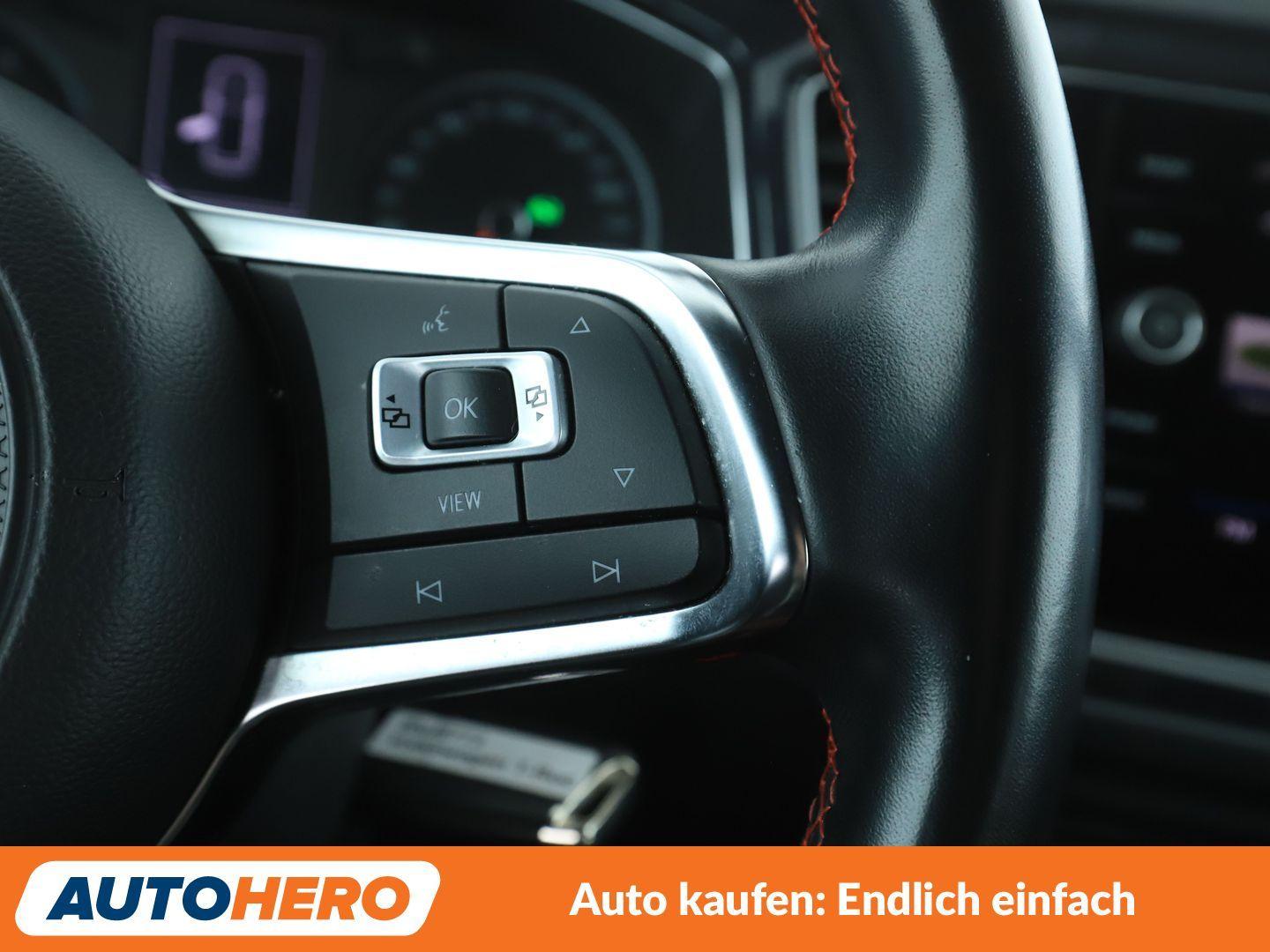 Volkswagen T-Roc 1.5 TSI ACT Sport Aut.*NAVI*LED*ACC*
