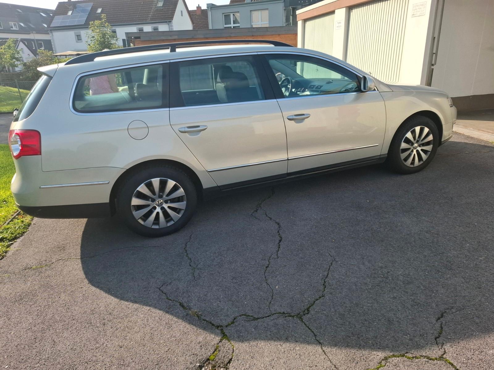 Volkswagen Passat 2009 — вигляд ззаду