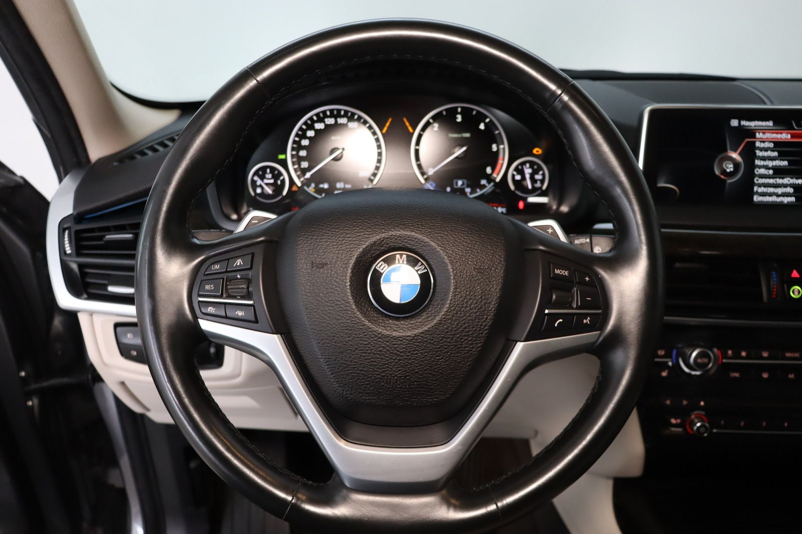 Fahrzeugabbildung BMW X5 xDrive30d * HUD* Pano * Memory * RFK *