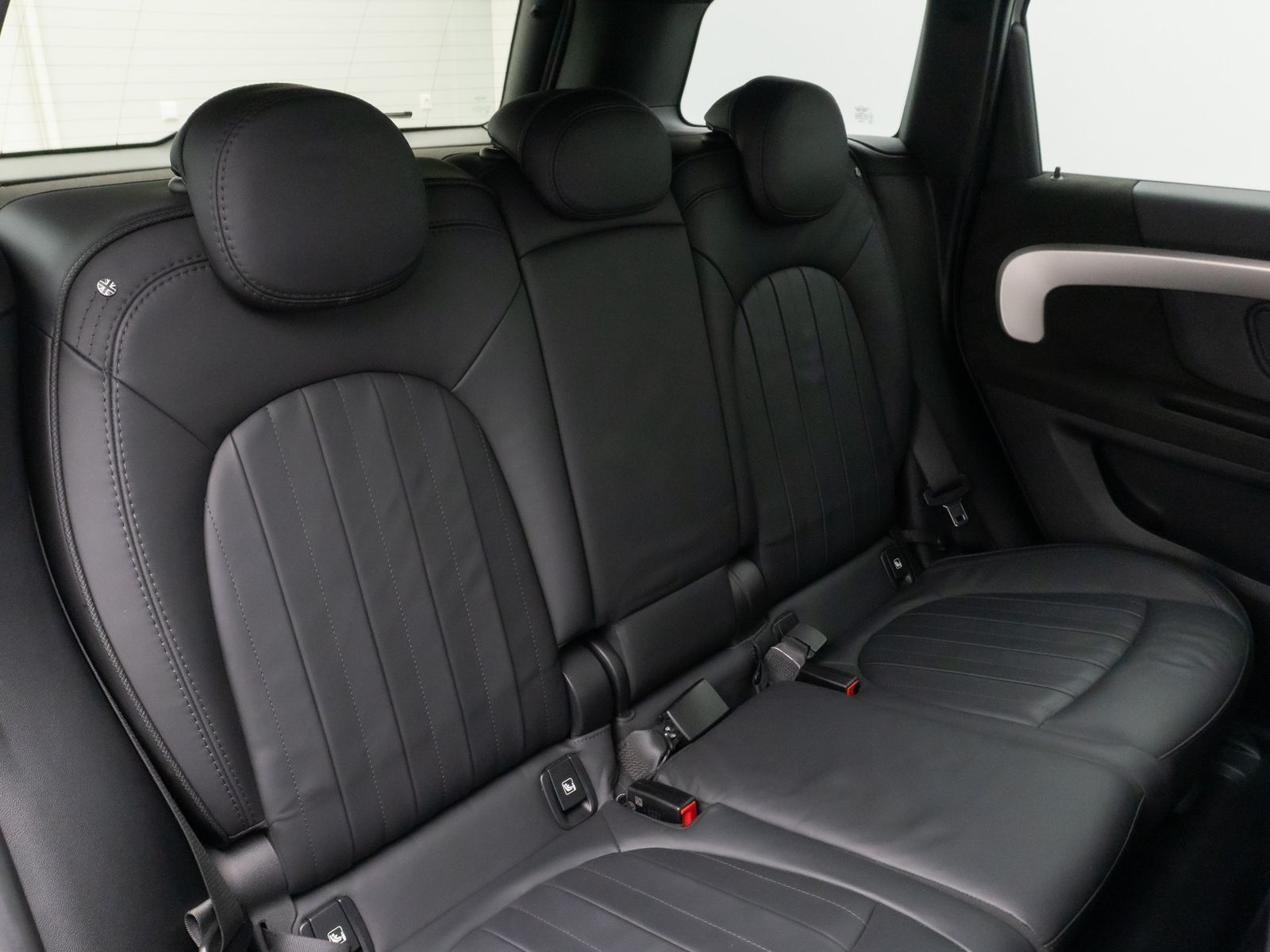 Fahrzeugabbildung MINI Cooper SD Countryman ALL4 HUD DAB Kamera 19Zoll