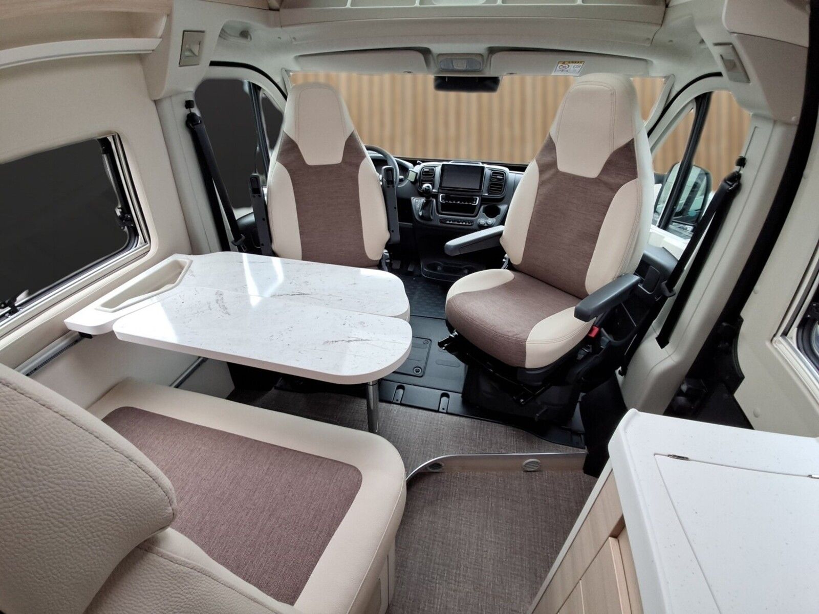 Fahrzeugabbildung Eura Mobil Van V 635 HB Markise, Mondialpaket Plus