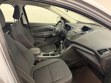 Ford Kuga - 8