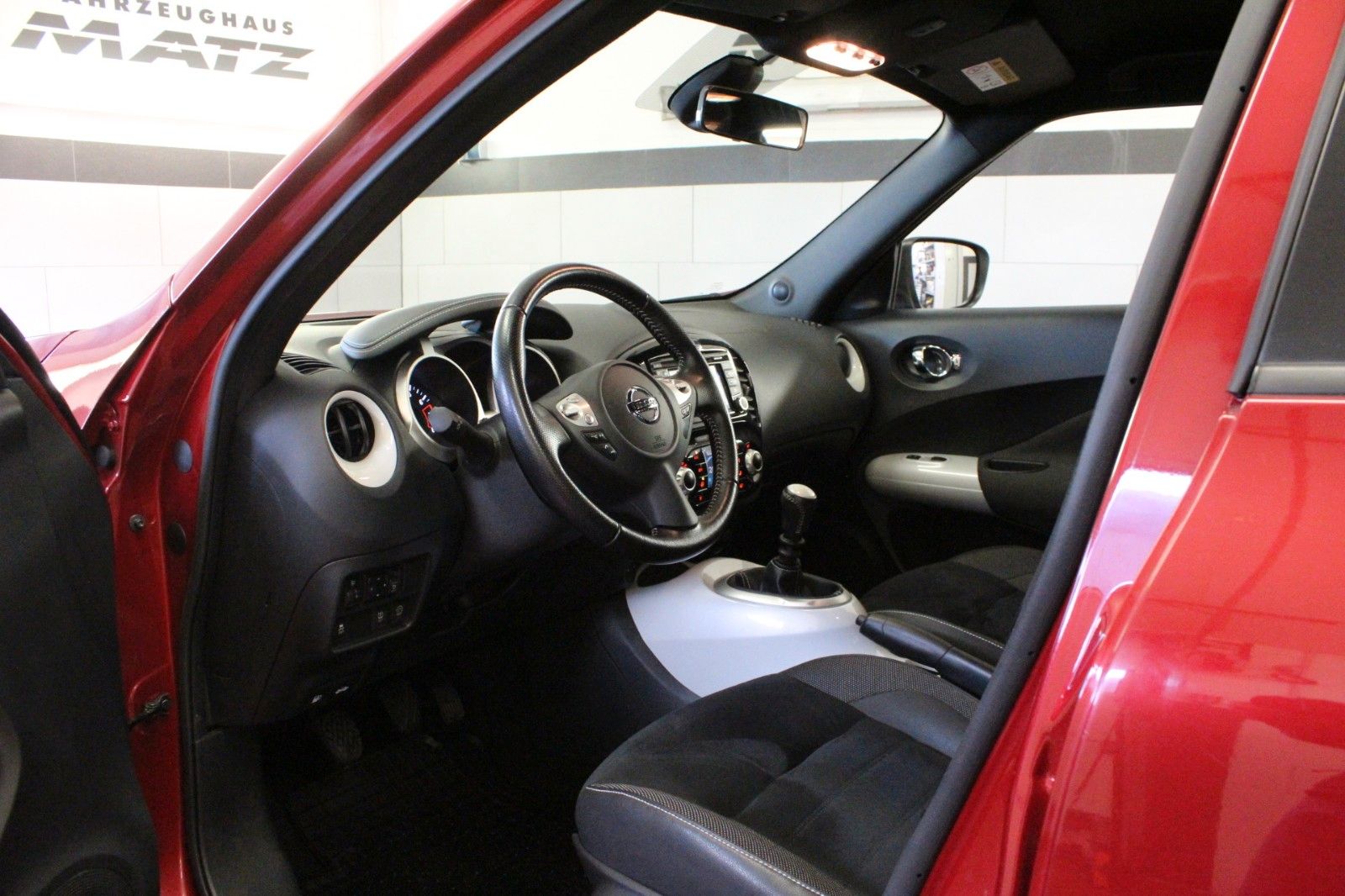 Fahrzeugabbildung Nissan Juke    1.2 DIG-T  N-Connecta 4x2  AHK