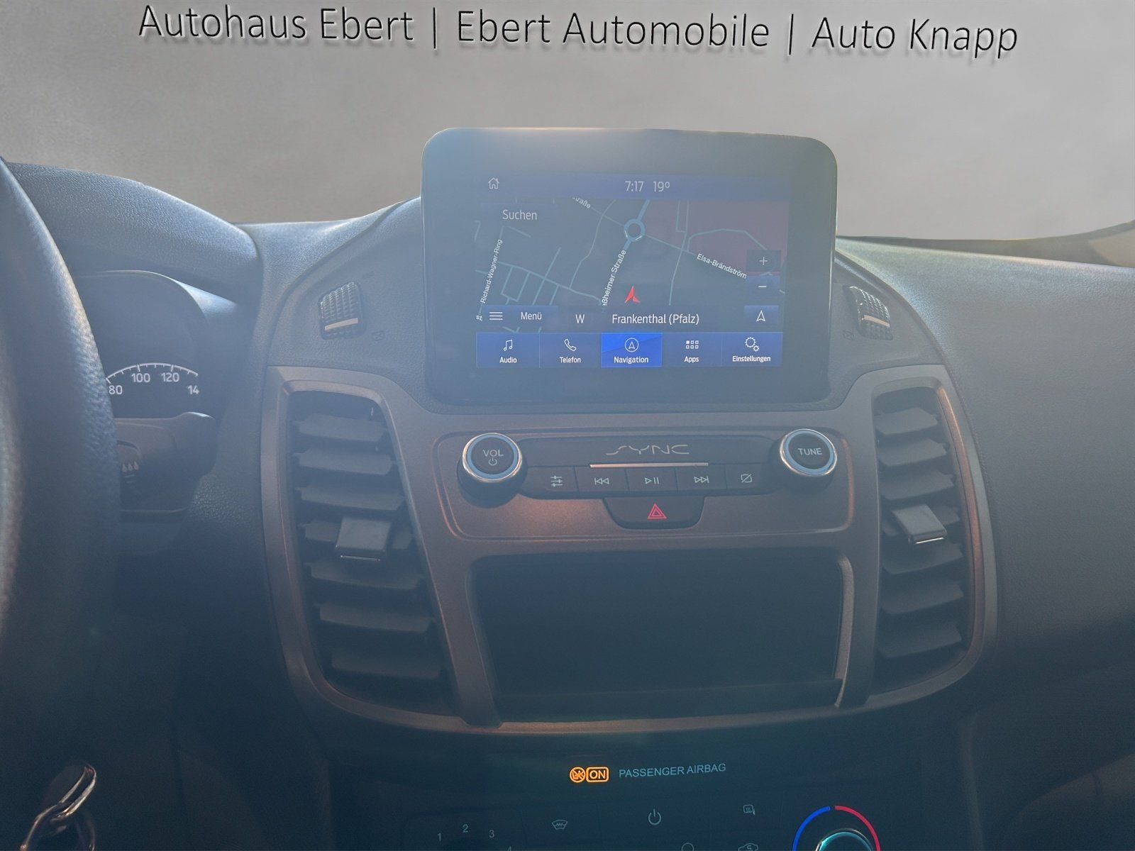 Fahrzeugabbildung Ford FORD Transit Connect 210 L2 S&S