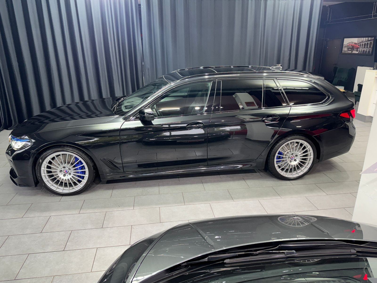 Fahrzeugabbildung ALPINA B5 4.4 Touring|LASER|PANO|HEAD-UP|VOLL