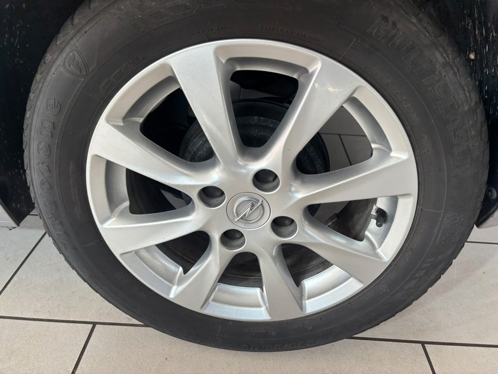 Fahrzeugabbildung Opel Corsa F 1.2 EDITION NAVI/LED/TEMP/PDC/SPORT/DAB+