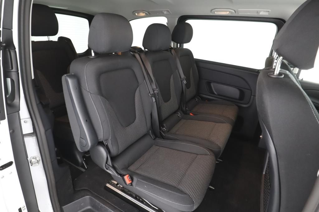 Fahrzeugabbildung Mercedes-Benz V 220 Style kompakt 7 Sitze 2,5t AHK 360° Kamera