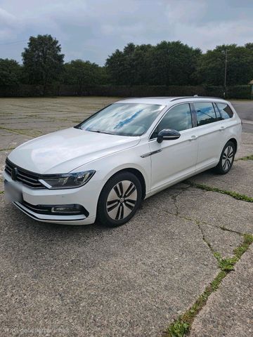 VW VW Passat Variant 2.0 TDI DSG/ACC/LaneAssi...