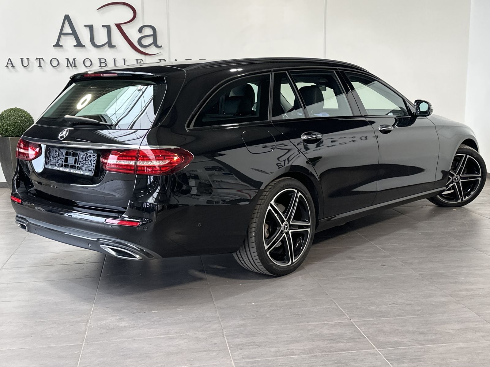 Fahrzeugabbildung Mercedes-Benz E 220d T Avantgarde NAV+LED+HUD+WIDE+KAMERA+18ZO