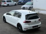 Volkswagen Golf R LED DYNAUDIO DCC Akrapovic Kamera ACC 19" - Gebrauchtwagen mit Akrapovic Auspuffanlage
