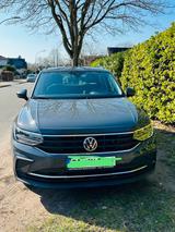Volkswagen VW Tiguan 2021 | Sehr gepflegt | 85.000 km... - Volkswagen Tiguan mit Benzin-Antrieb: Kombi