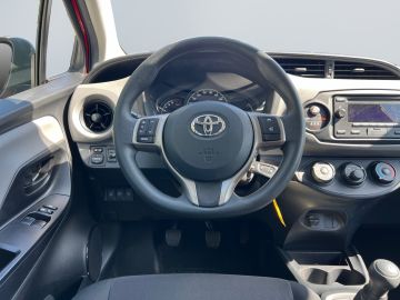 Toyota Yaris - 10