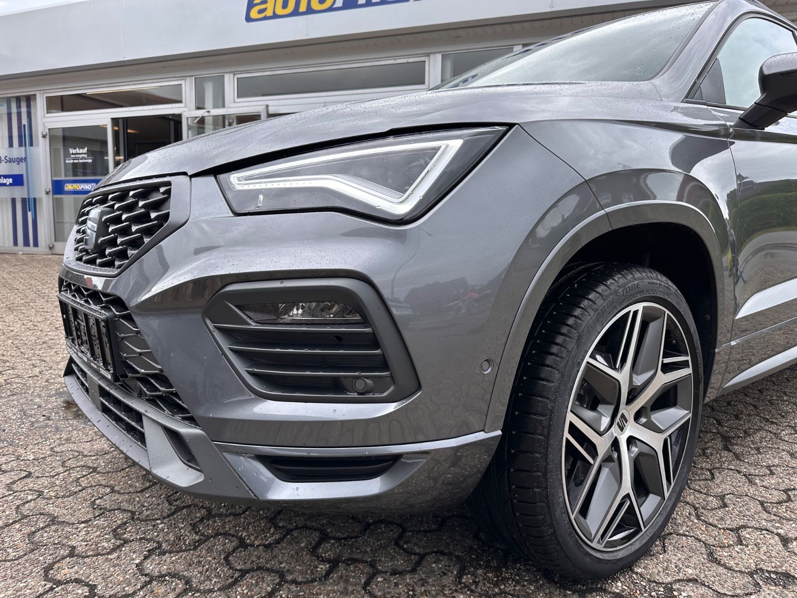 Fahrzeugabbildung SEAT Ateca FR 2.0 TDI DSG Pano/AHK/Navi/LED/ACC