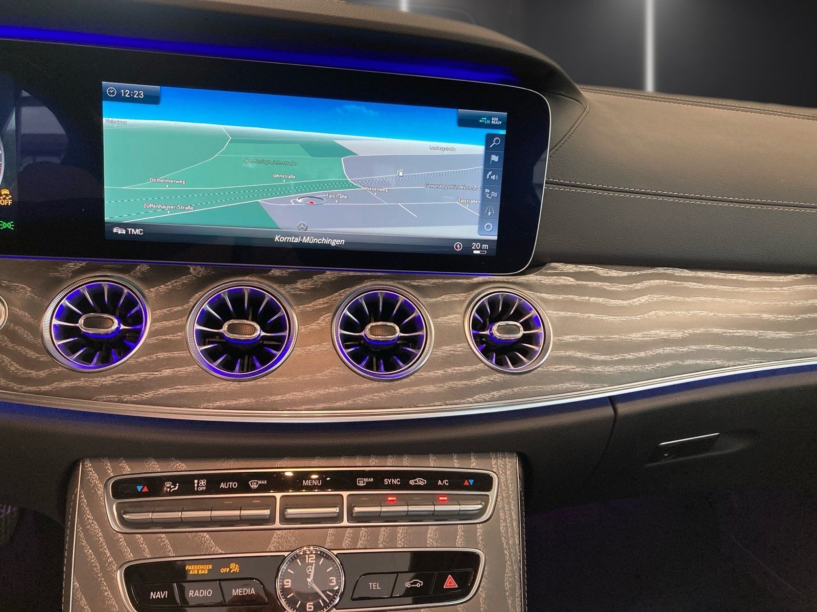 Fahrzeugabbildung Mercedes-Benz CLS 350 d 4M*Distronic*Schiebedach*Burmester*LED