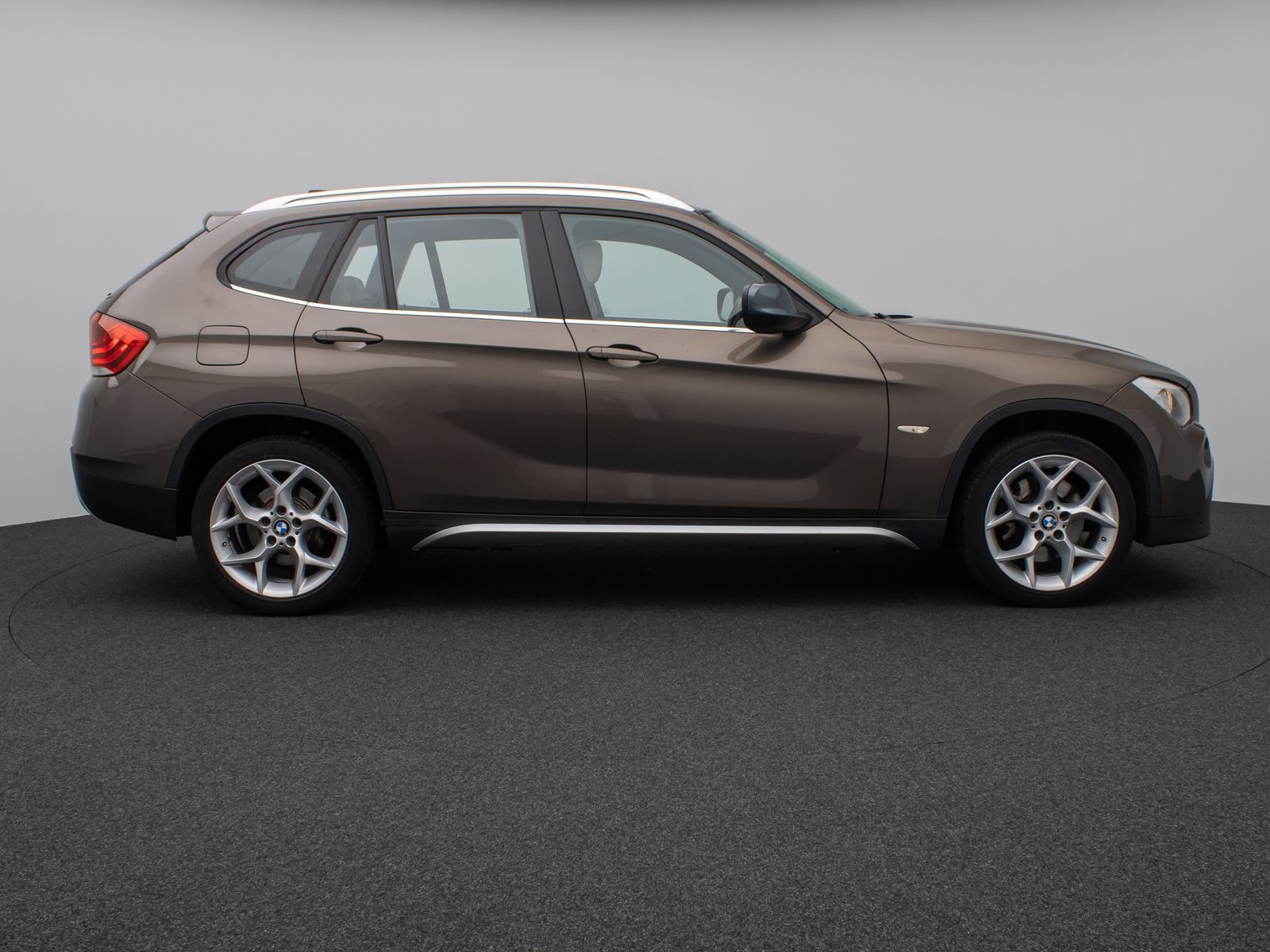 Fahrzeugabbildung BMW X1 xD23d xLine Panorama HiFi PDC Xenon Komfort