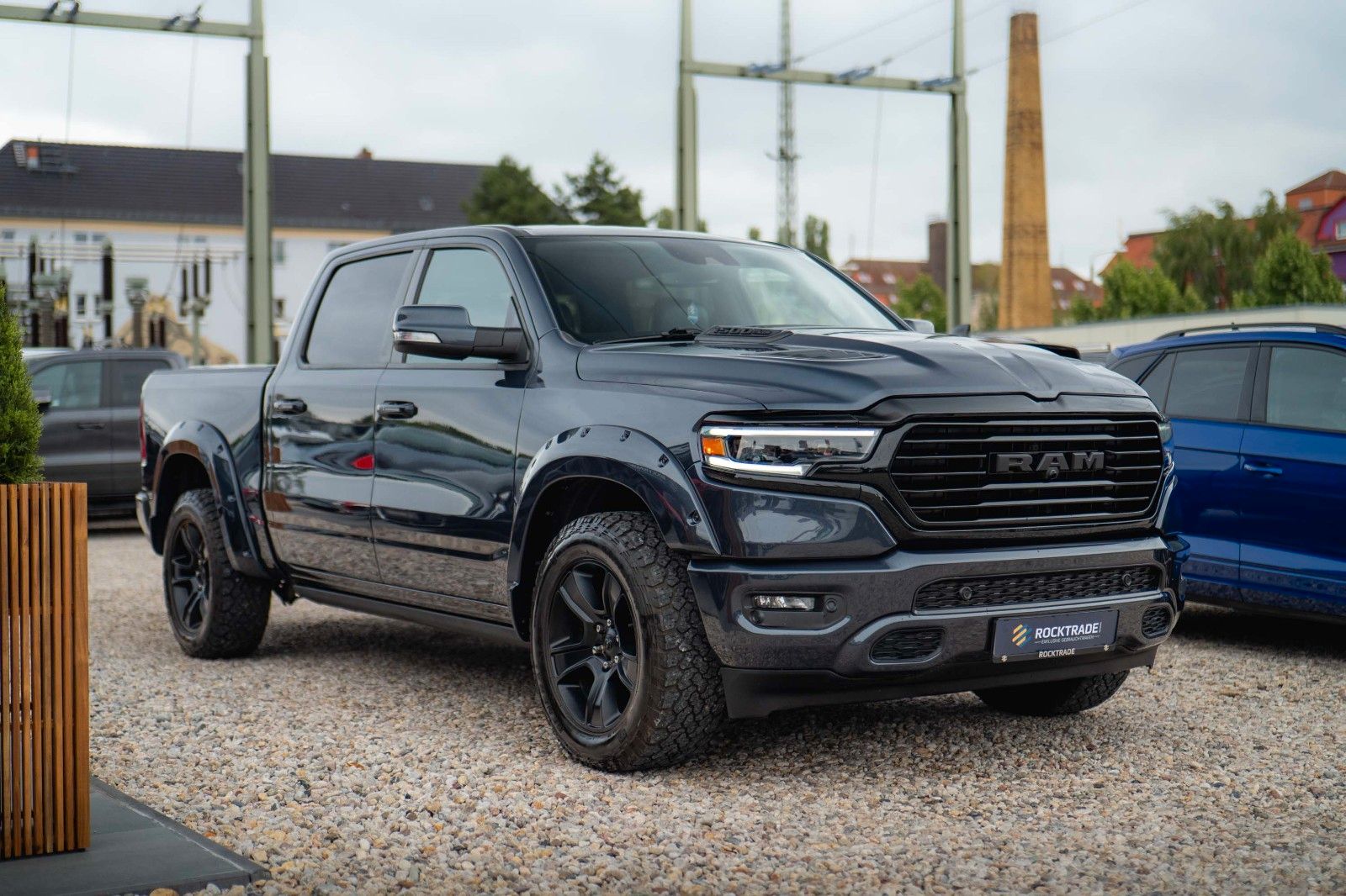 Fahrzeugabbildung Dodge RAM 5.7 V8 HEMI 4x4 OFFROAD Night Limited 19%