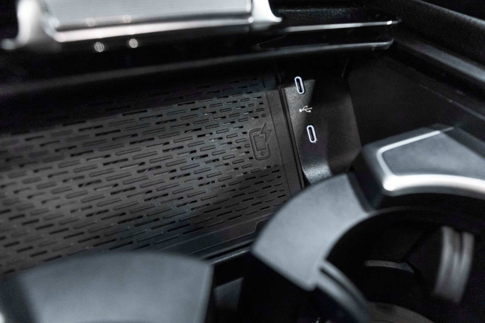 Fahrzeugabbildung Mercedes-Benz GLE 350de 4Matic AMG 3D KAM BURMESTER ACC LUFT