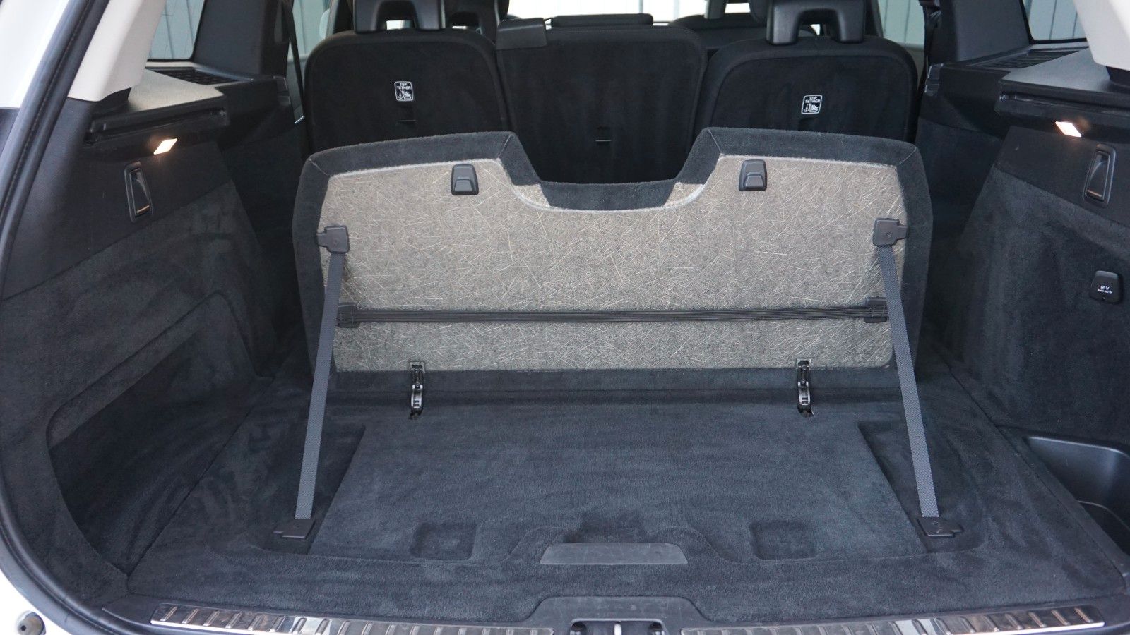 Fahrzeugabbildung Volvo XC90 Momentum AWD, Kamera, Navi, LED