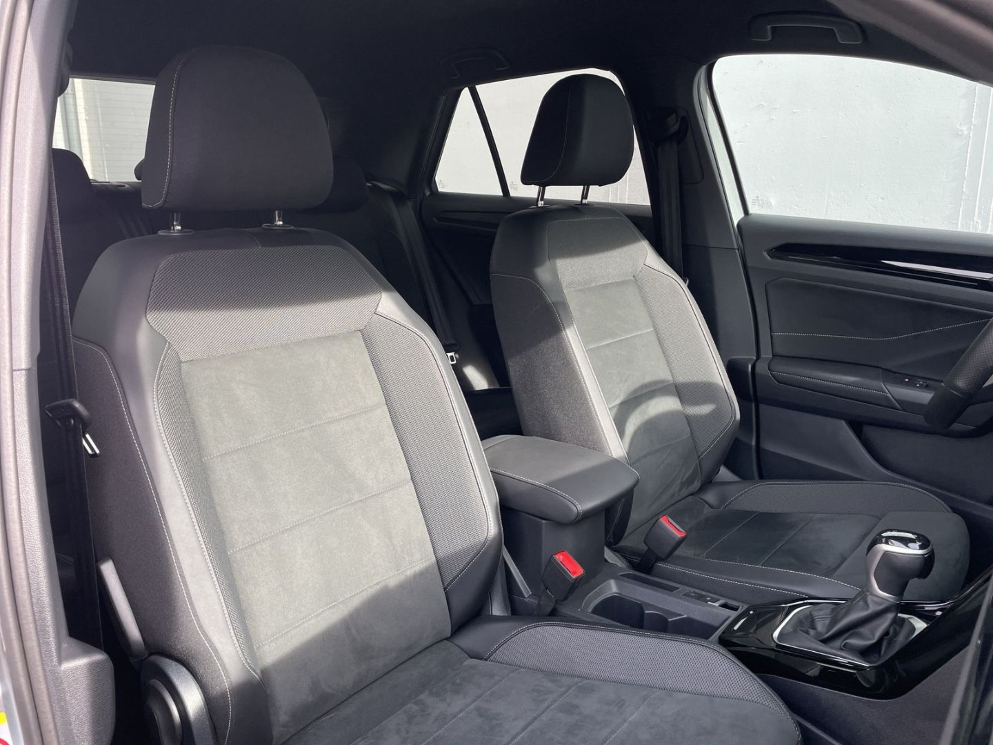 T-Roc 1.5 TSI DSG R-Line Kamera/Matrix/Keyless/A