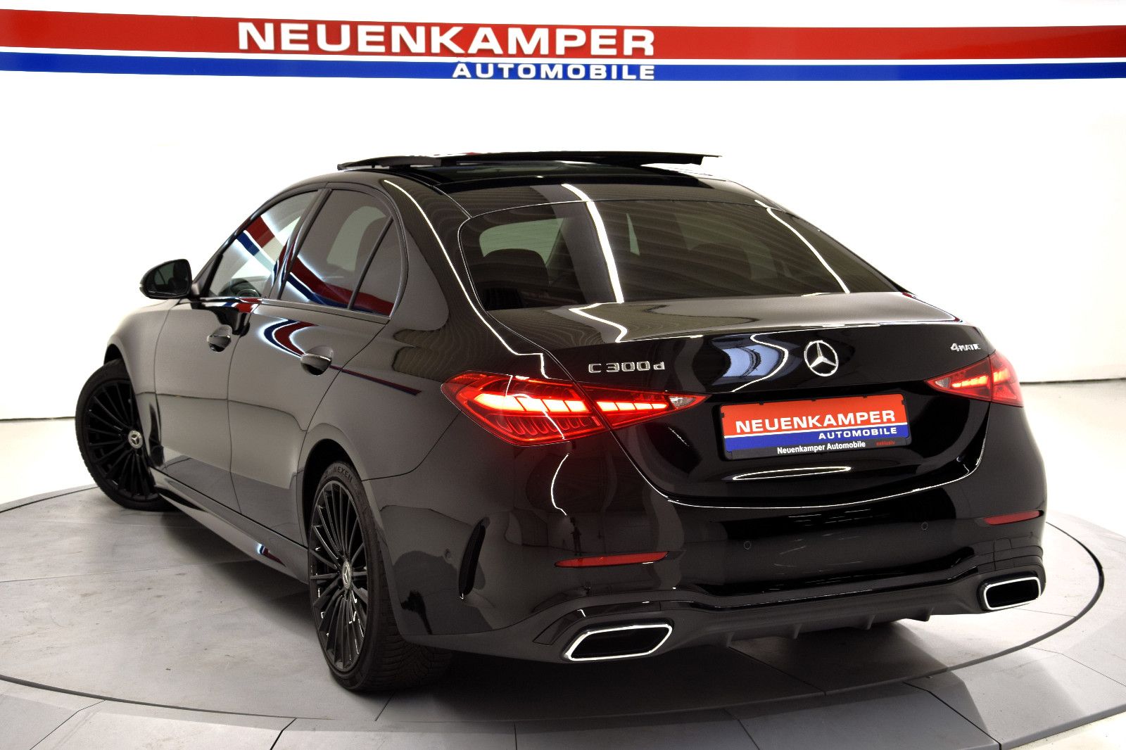 Fahrzeugabbildung Mercedes-Benz C 300 d 4Matic Limo Panorama AMG Leder ACC 19"