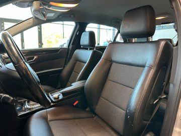 MYAUTOCENTER – Gebraucht- und Jahreswagen mit Werkstattservice in Pfaffenhofen Mercedes-Benz E 200 *AHK*Abstandstempo*Teilleder*Szhz*