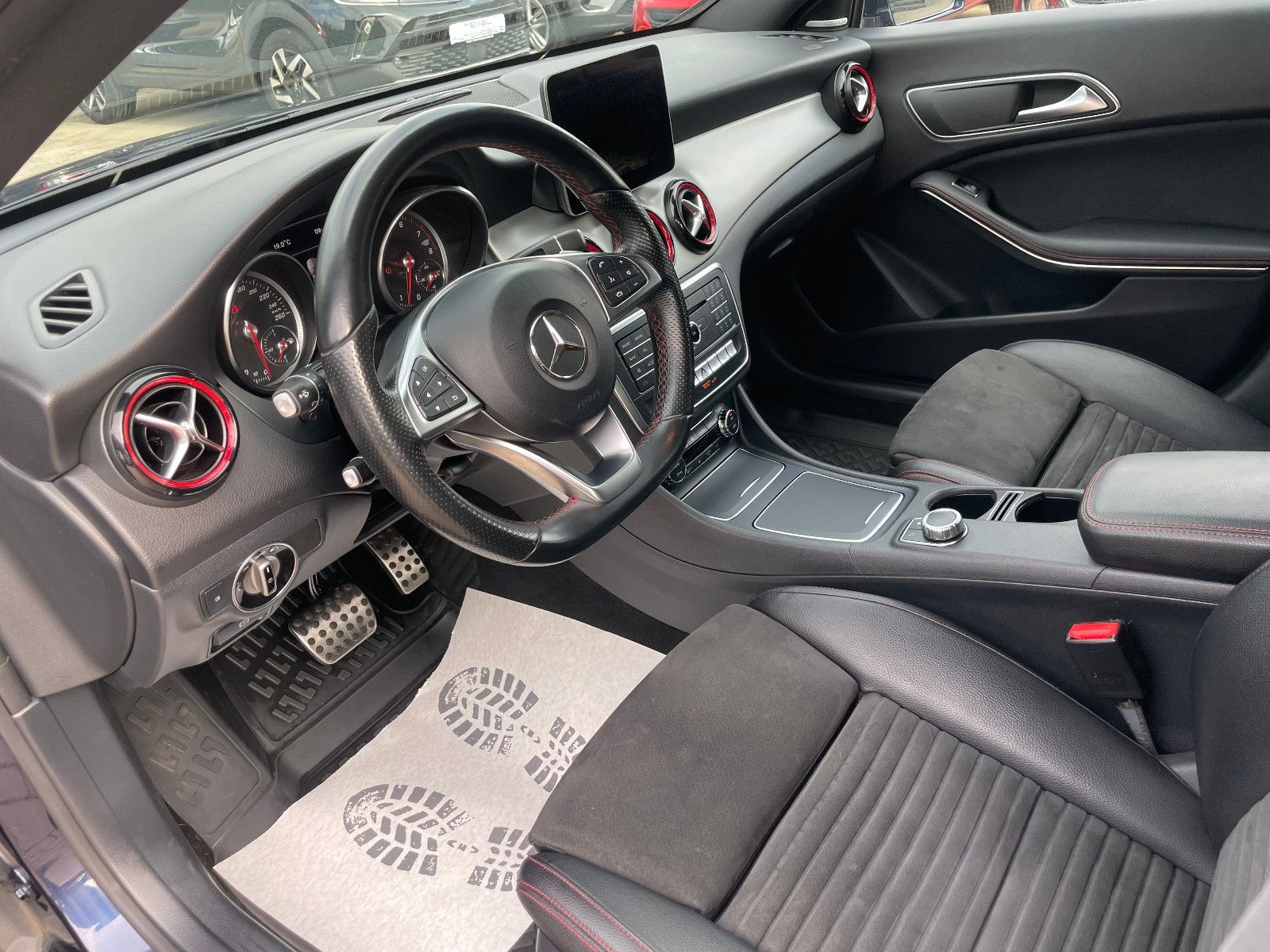 MERCEDES-BENZ CLA 250 Shooting Brake, 2018, Benzin, 218 PS