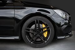 MERCEDES-BENZ CLA 45 AMG 4Matic*Bi-Xenon*Kamera*Navi*18"*
