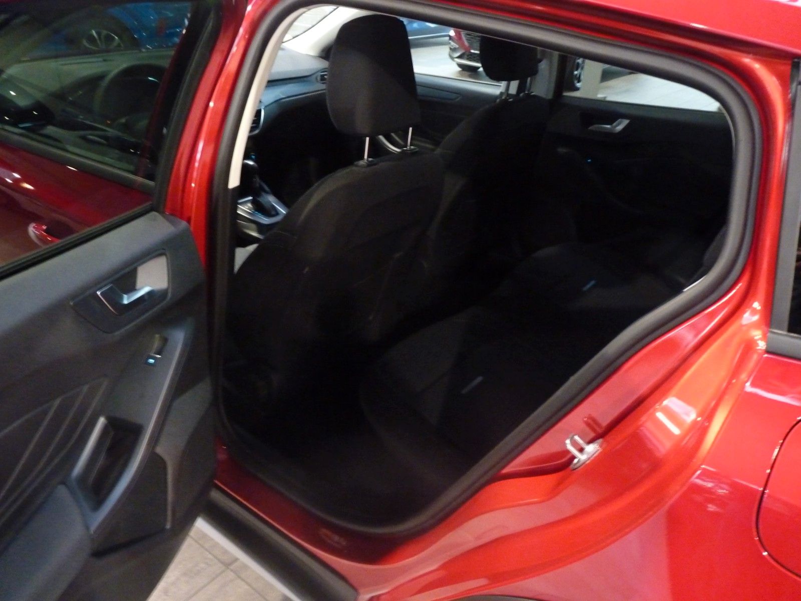 Fahrzeugabbildung Ford Focus Turnier Active X Automatik/Navi