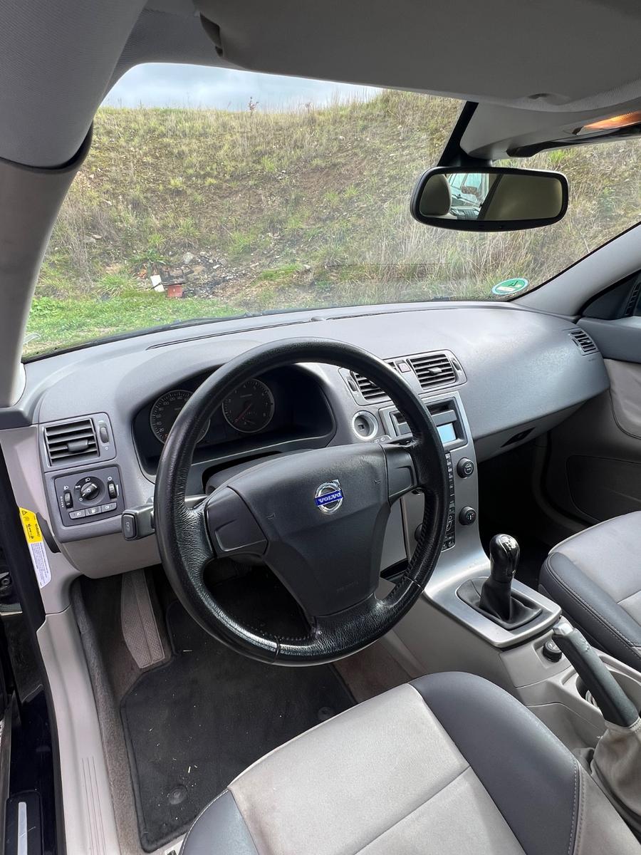 Volvo V50 2004 — photo 11