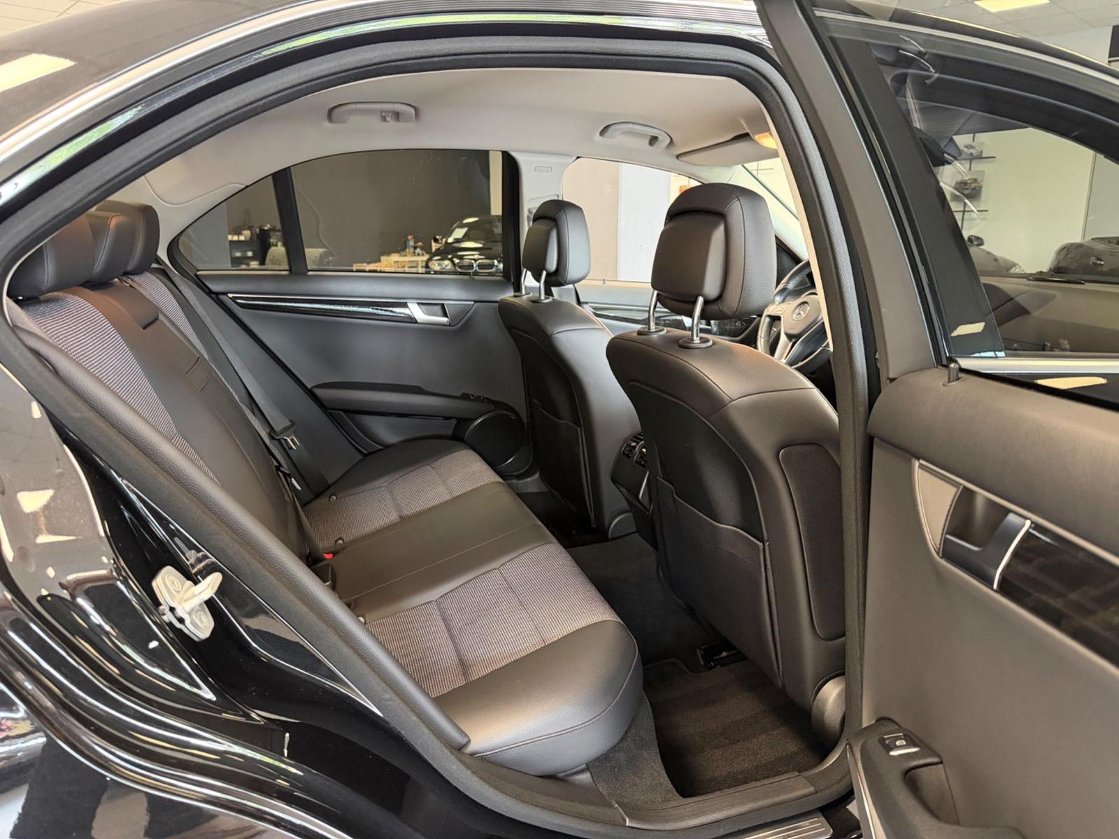Mercedes-Benz C 350 CGI 4MATIC Avantgarde|Navi|Spurh|HK|Garan.