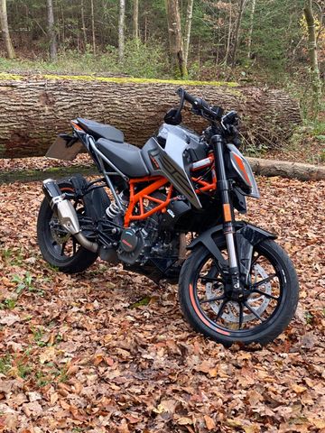 KTM Duke 125