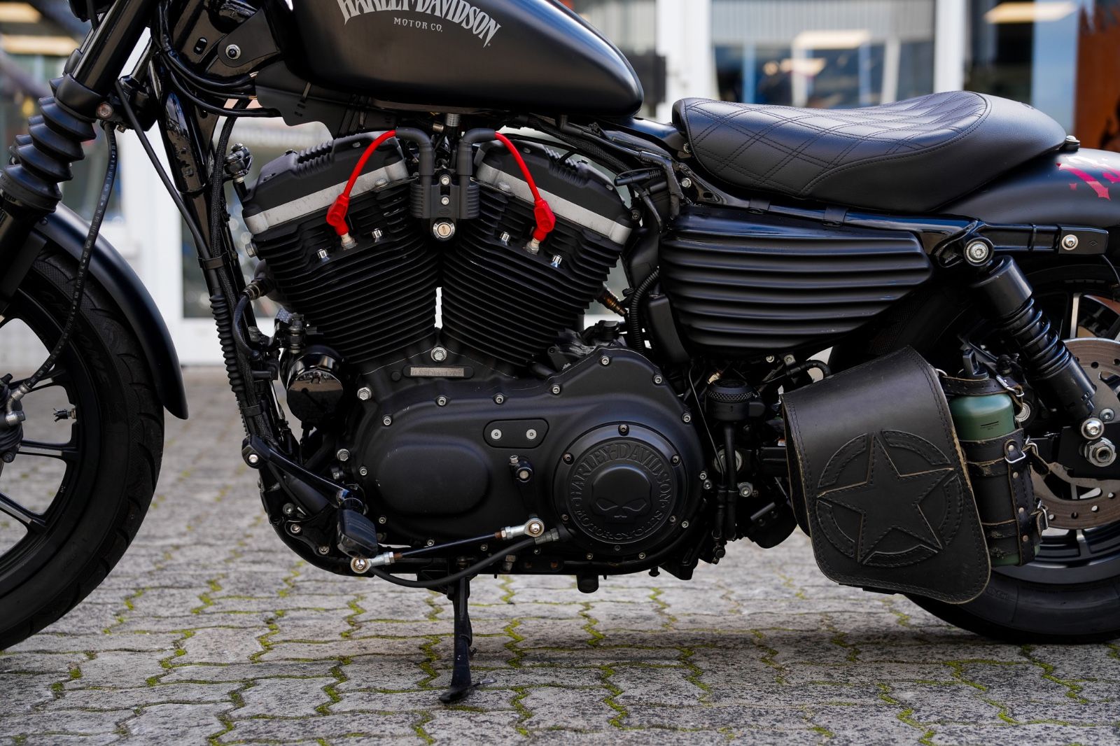 Fahrzeugabbildung Harley-Davidson SPORTSTER XL883N IRON - BOBBER - KURZES HECK
